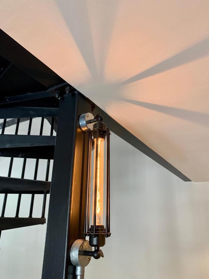 Loft 11 Stunning Luxury Nyc Loft Style Interior Designed 2Bd Apartment Excellent City Centre Location Mezzanine Cinema Room Designer Furniture Amazing Space Дуглас Екстер'єр фото